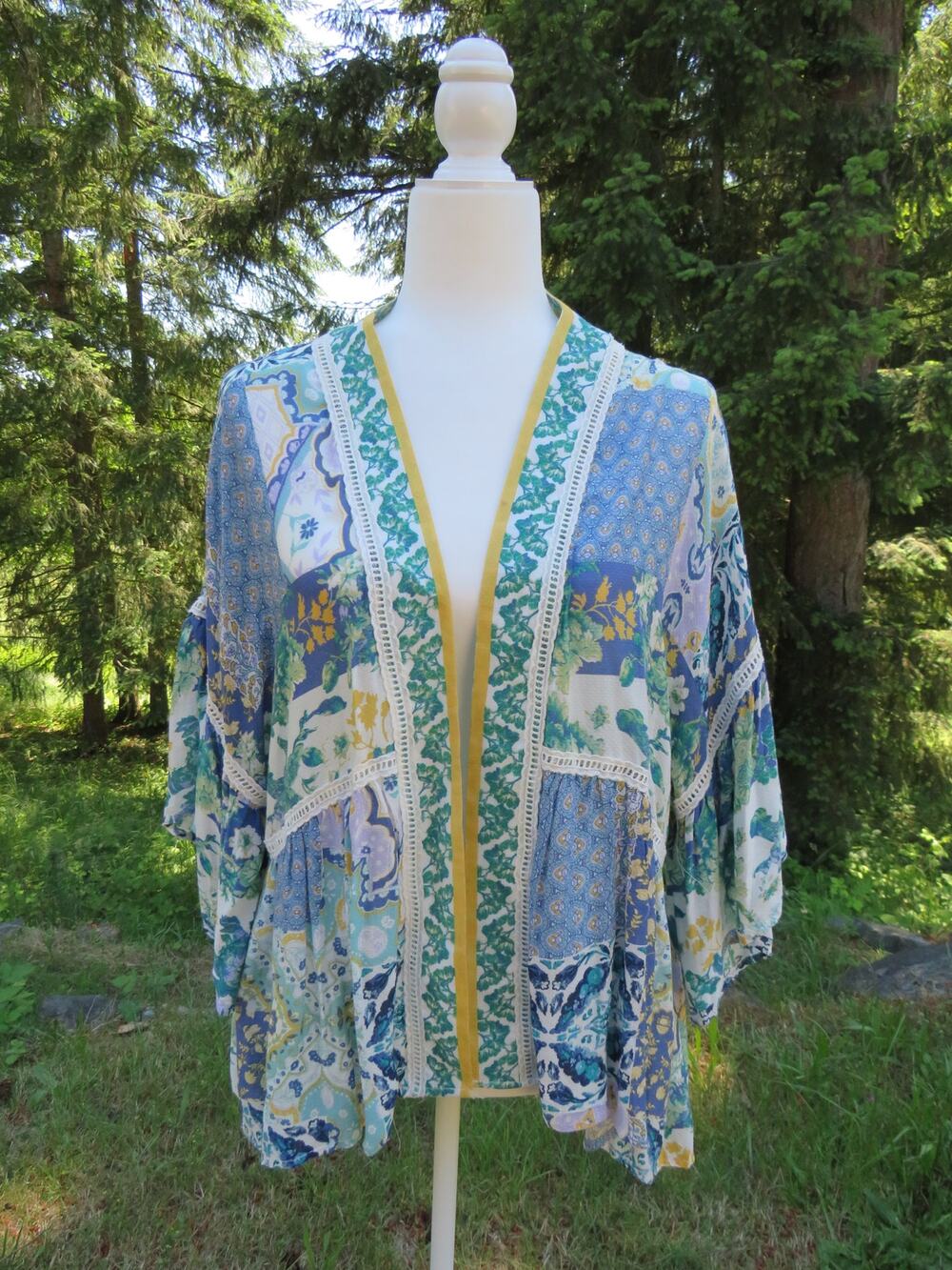 Altar'd State Womens Medium Kimono Rayon Crochet Floral Boho Open Front Cardigan